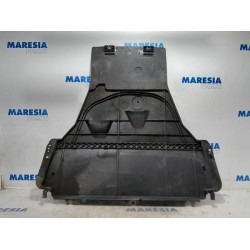 Renault - Scenic - Engine protection panel