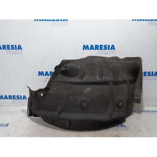 Renault - Scenic - Wheel arch liner