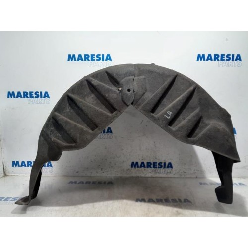 Renault - Scenic - Wheel arch liner