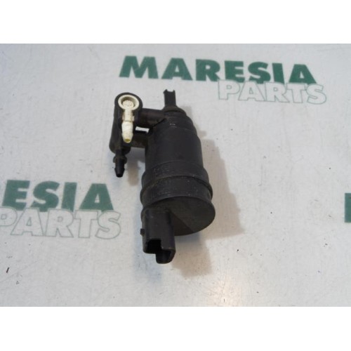 Renault - Megane Scenic - Windscreen washer pump