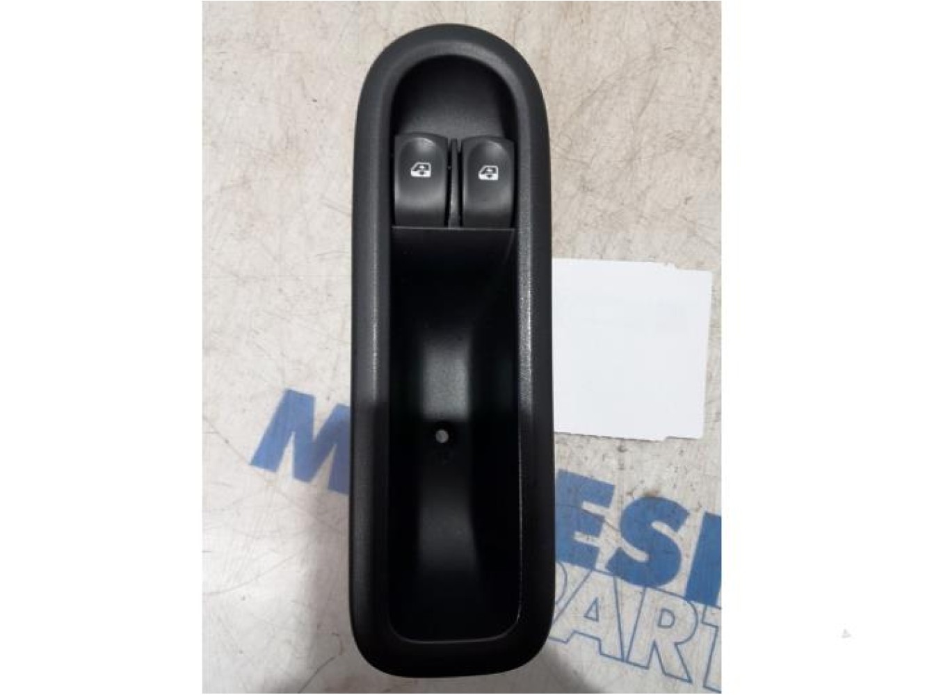Renault - Twingo - Multi-functional window switch