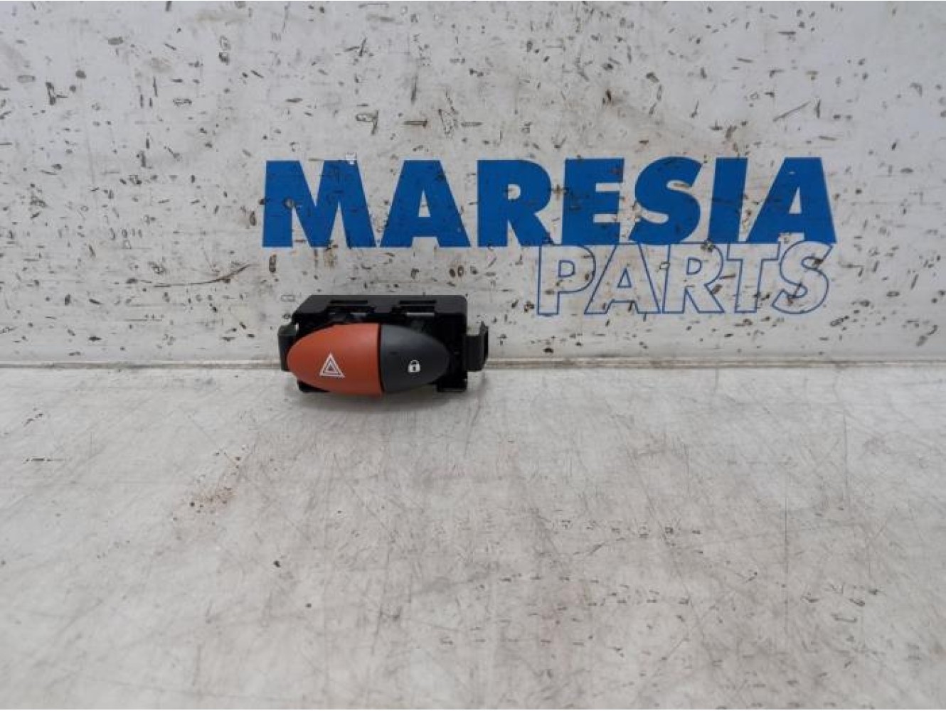 Renault - Twingo - Panic lighting switch