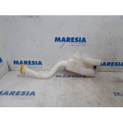 Renault - Twingo - Front windscreen washer reservoir