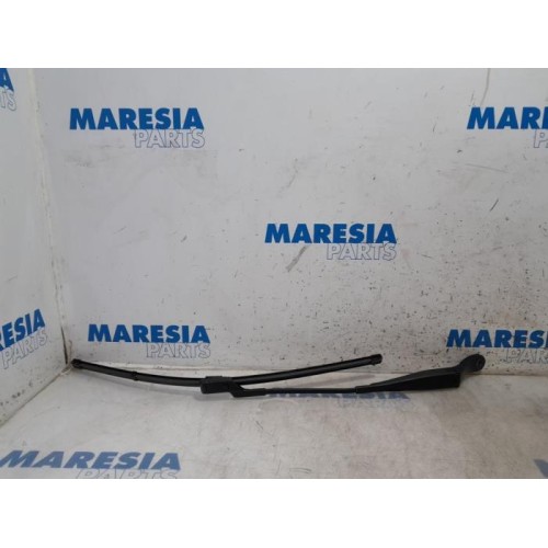 Renault - Twingo - Front wiper arm