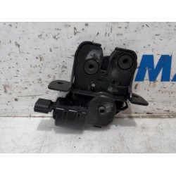 Renault - Megane - Tailgate lock mechanism