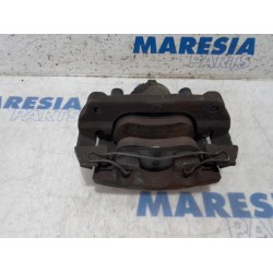 Renault - Megane - Front brake calliper, left