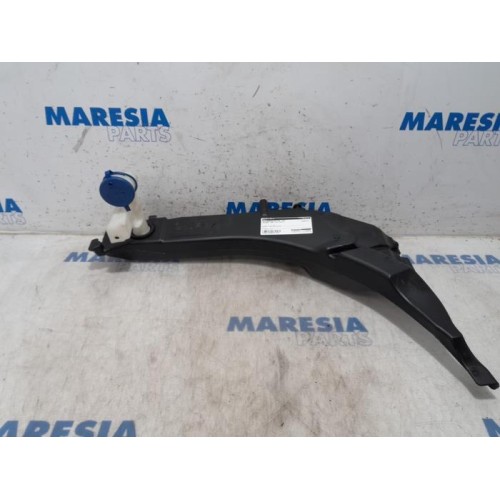 Peugeot - 308 - Front windscreen washer reservoir