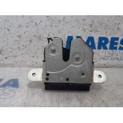 Fiat - 500 - Tailgate lock mechanism