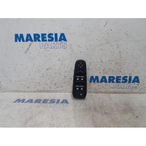 Peugeot - 308 - Multi-functional window switch