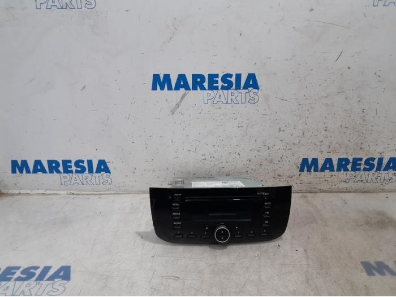 Fiat - Punto - Radio CD player