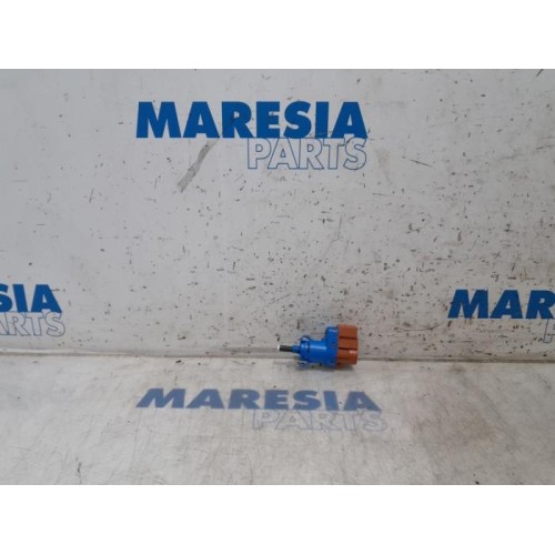 Fiat - Punto - Brake light switch