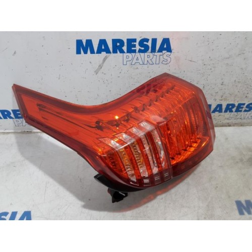 Peugeot - 5008 - Taillight, right