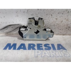 Peugeot - 5008 - Tailgate lock mechanism
