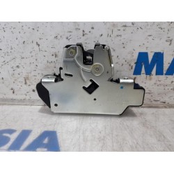 Peugeot - 5008 - Tailgate lock mechanism