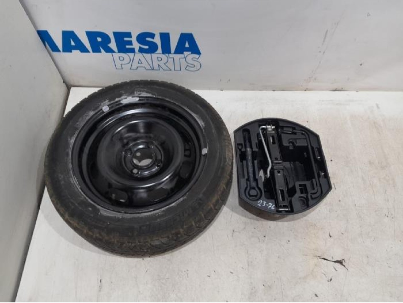 Citroen - C-Elysee - Krikset + reservewiel