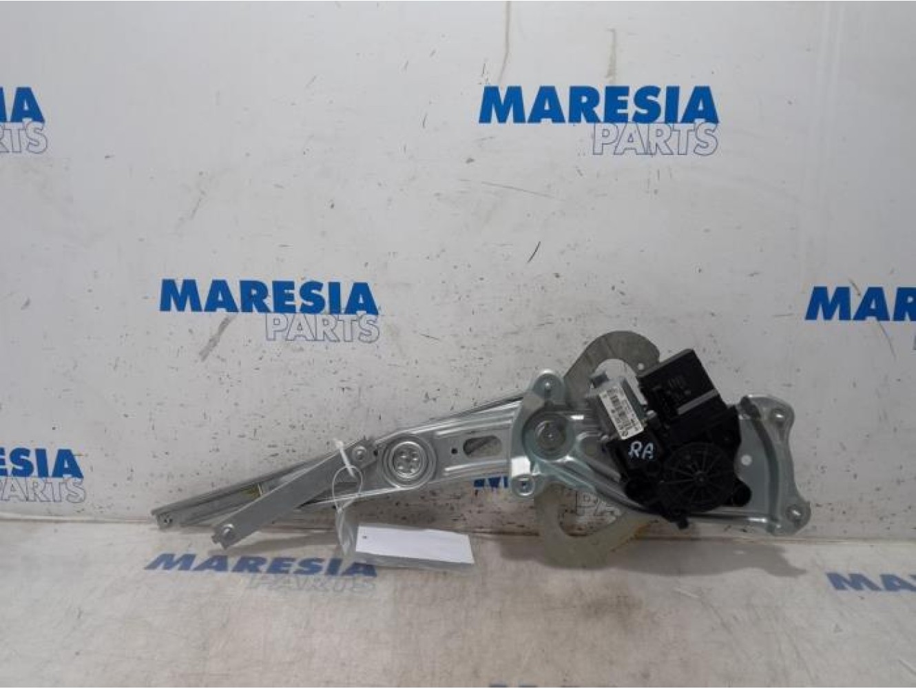 Renault - Scenic - Rear door window mechanism 4-door, right