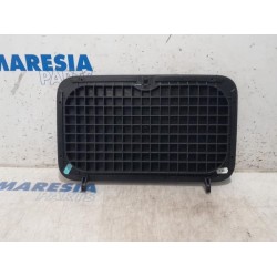Renault - Scenic - Storage compartment