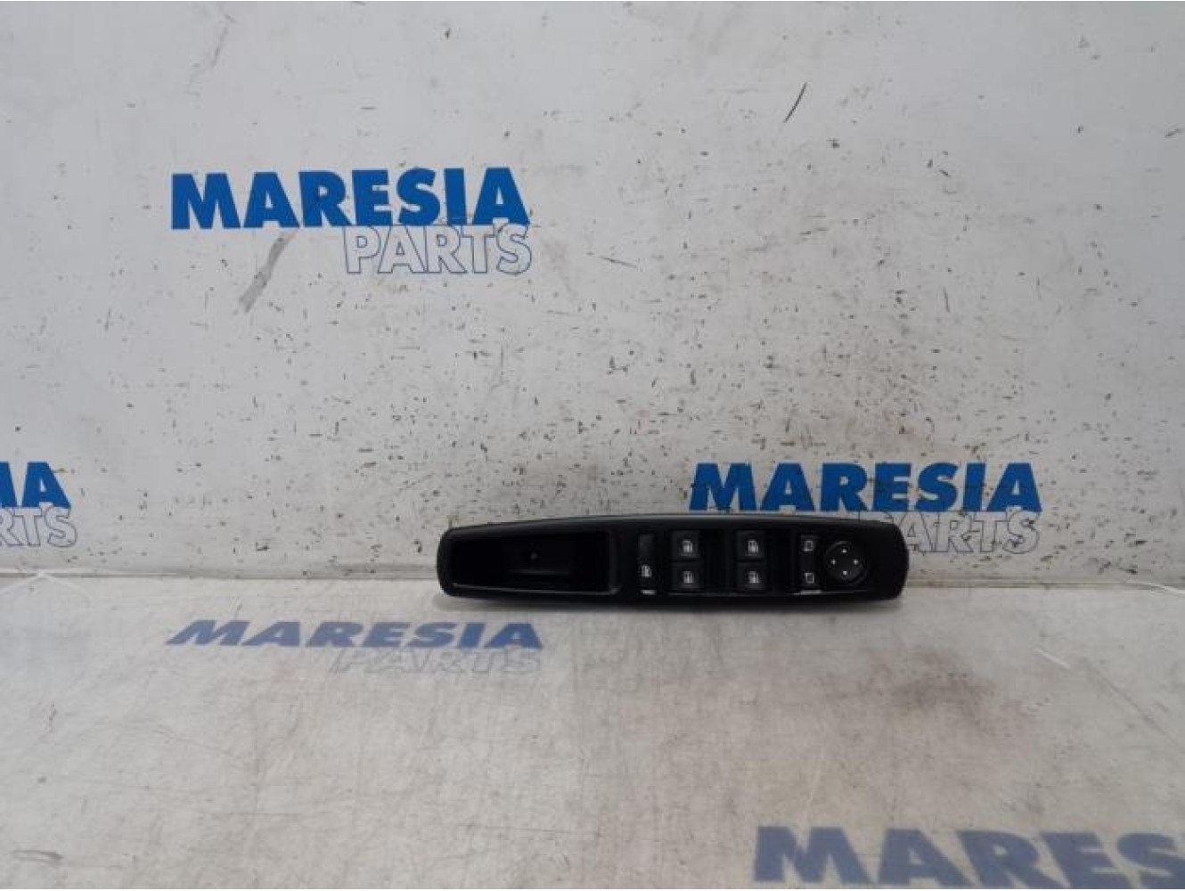 Renault - Scenic - Multi-functional window switch
