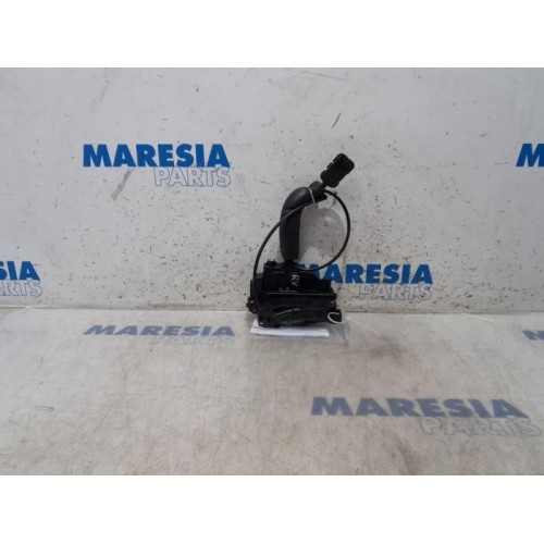 Renault - Scenic - Front door lock mechanism 4-door, right