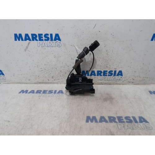 Renault - Scenic - Rear door mechanism 4-door, right