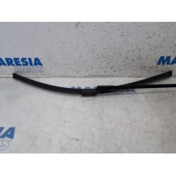 Peugeot - 5008 - Front wiper arm