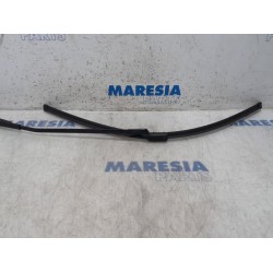 Peugeot - 5008 - Front wiper arm