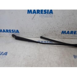 Peugeot - 5008 - Front wiper arm