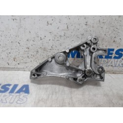 Peugeot - 5008 - Alternator lower bracket