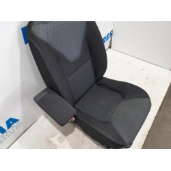 Renault - Clio - Stoel links