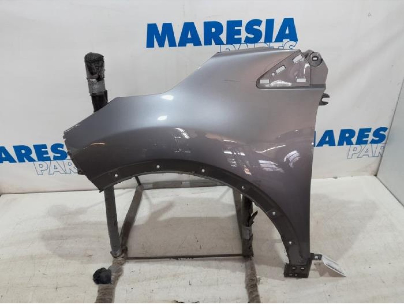 Renault - Captur - Front wing, left