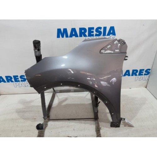 Renault - Captur - Front wing, left