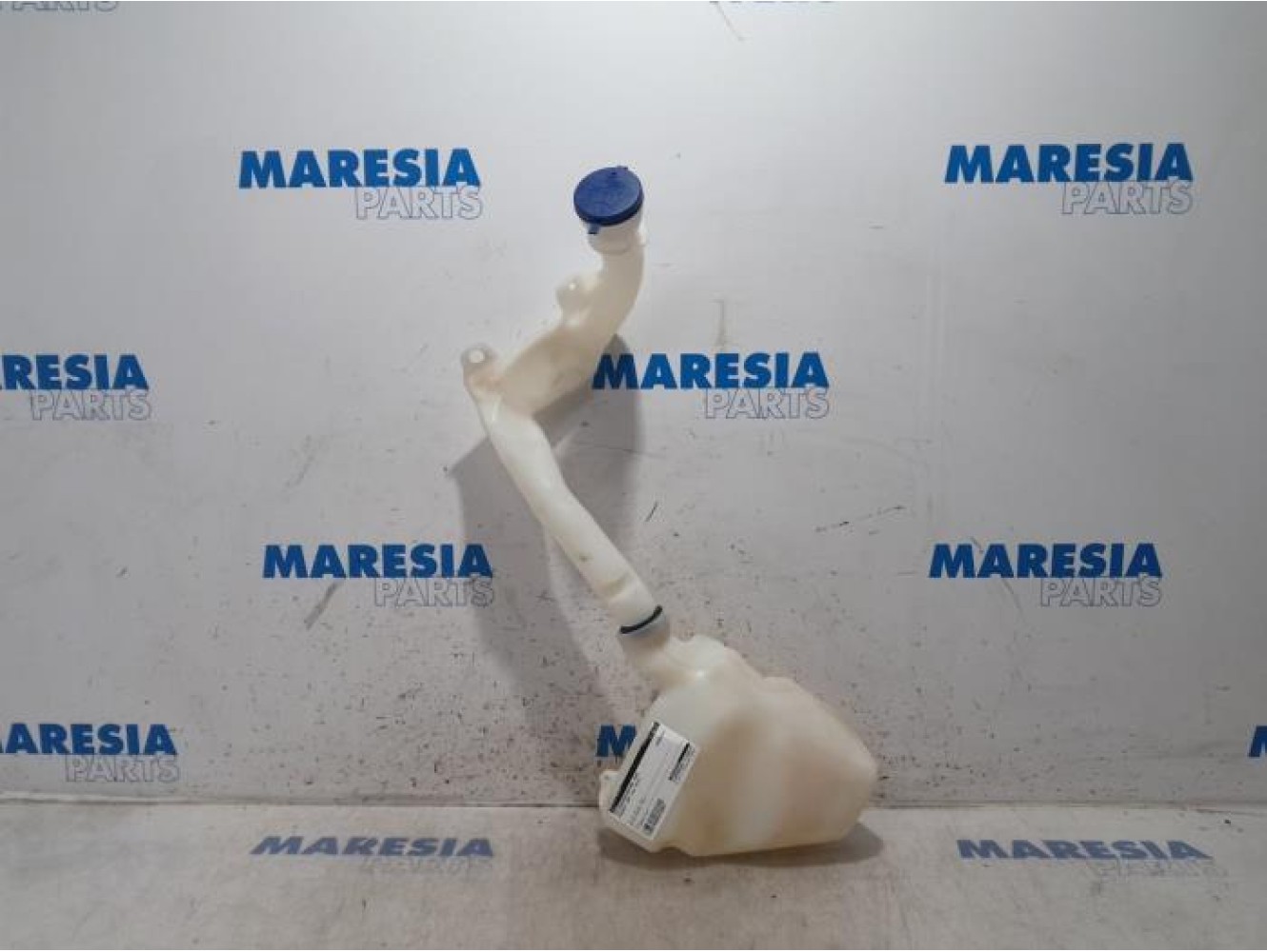 Peugeot - 208 - Front windscreen washer reservoir