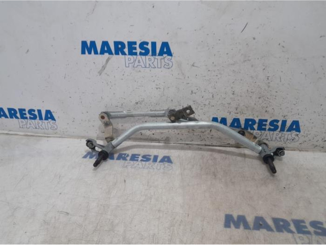 Peugeot - 208 - Wiper mechanism