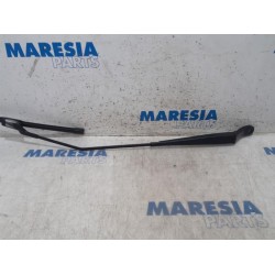 Peugeot - 208 - Front wiper arm