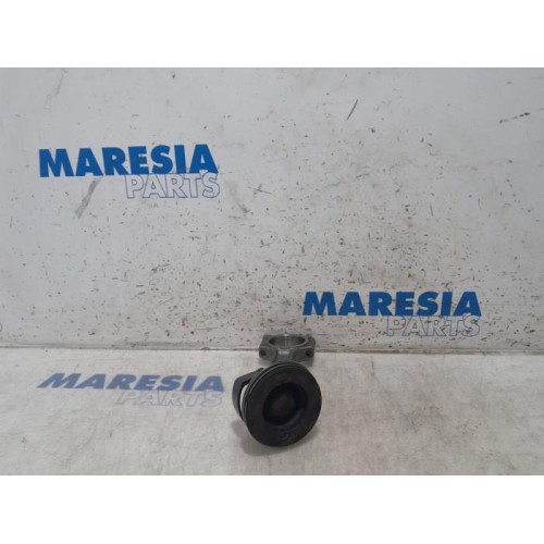Renault - Captur - Connecting rod
