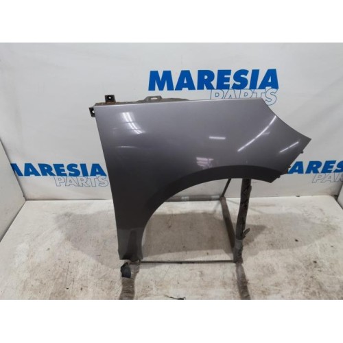 Renault - Grand Scenic - Front wing, right