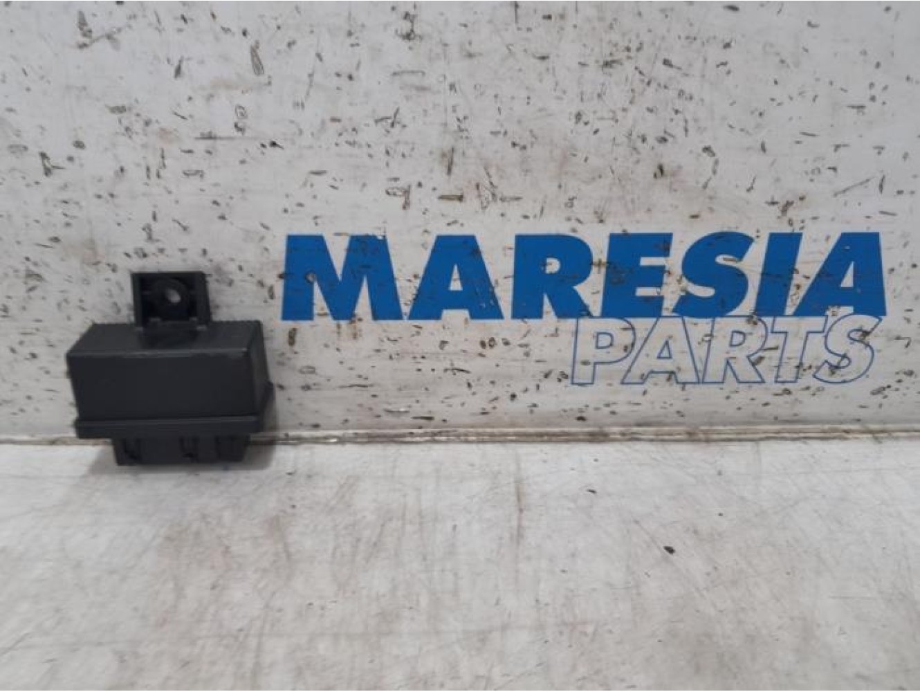 Peugeot - Partner - Glow plug relay