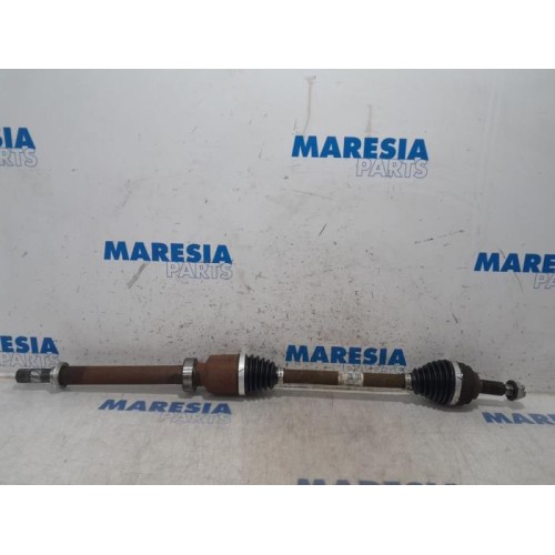 Renault - Clio - Front drive shaft, right
