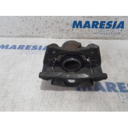 Renault - Clio - Front brake calliper, right