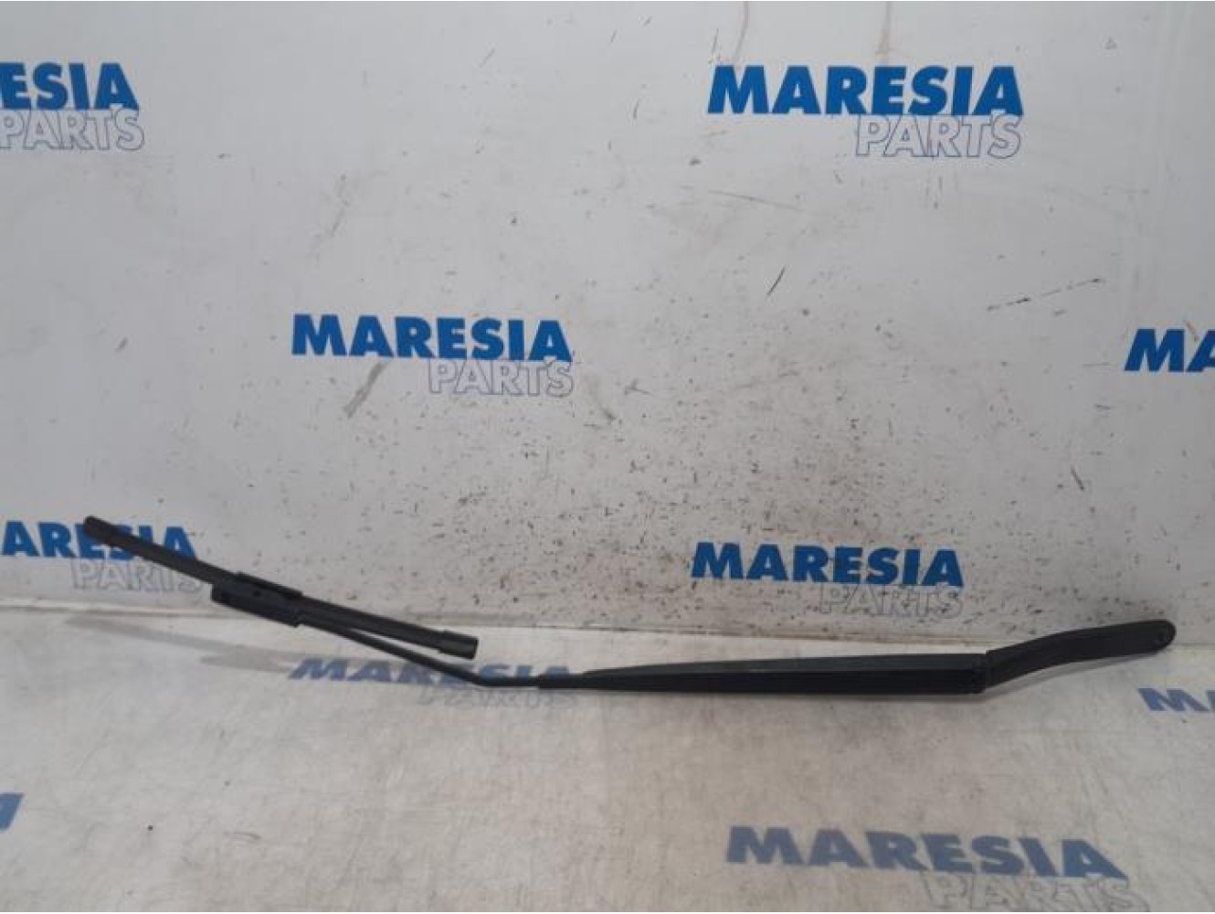 Renault - Clio - Front wiper arm