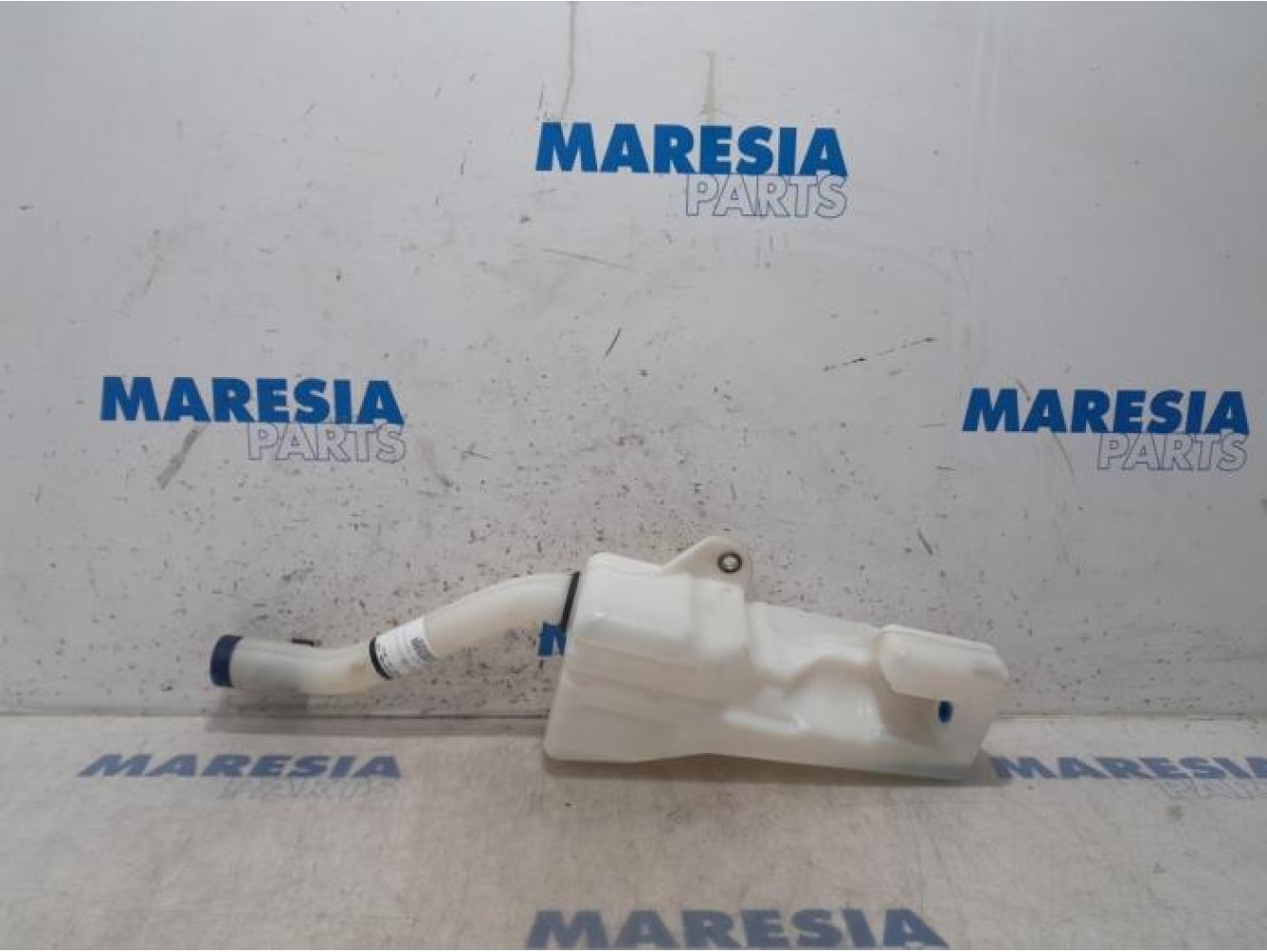 Fiat - Panda - Front windscreen washer reservoir
