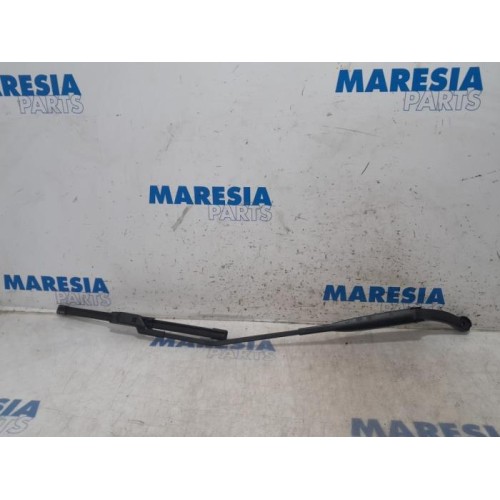 Fiat - Panda - Front wiper arm