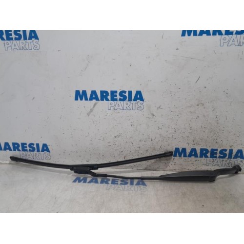 Fiat - Panda - Front wiper arm