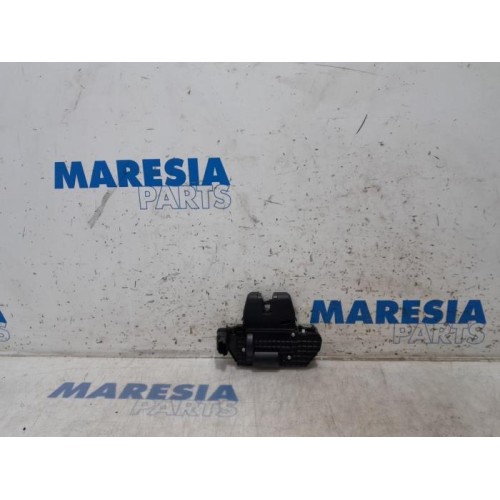 Citroen - C-Elysee - Boot lid lock mechanism