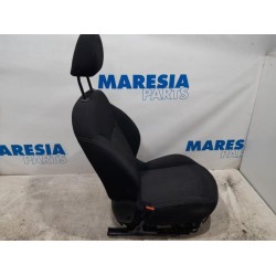 Peugeot - 208 - Sitz links