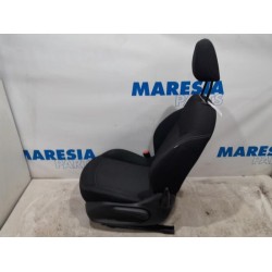 Peugeot - 208 - Sitz links