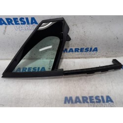 Peugeot - 208 - Quarter light, front right