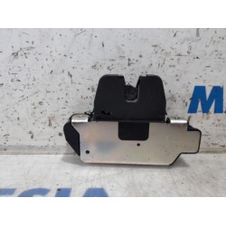 Peugeot - 208 - Tailgate lock mechanism
