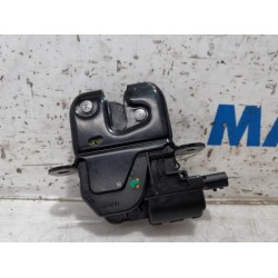 Renault - Clio - Tailgate lock mechanism
