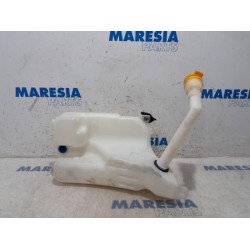 Renault - Grand Scenic - Front windscreen washer reservoir